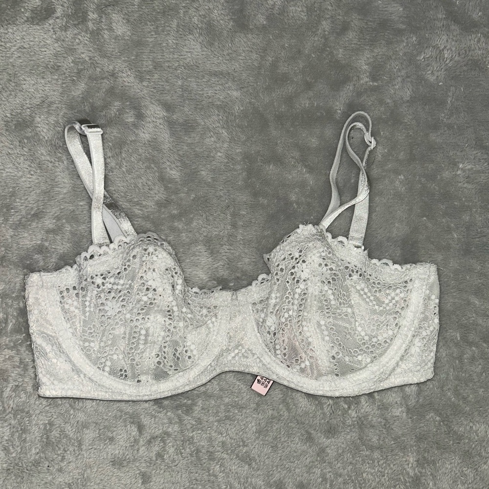 Victoria's Secret White Lace Bra with Underwire